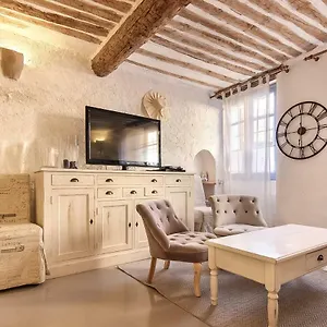 Bijou In Safranier - Old Town Appartement