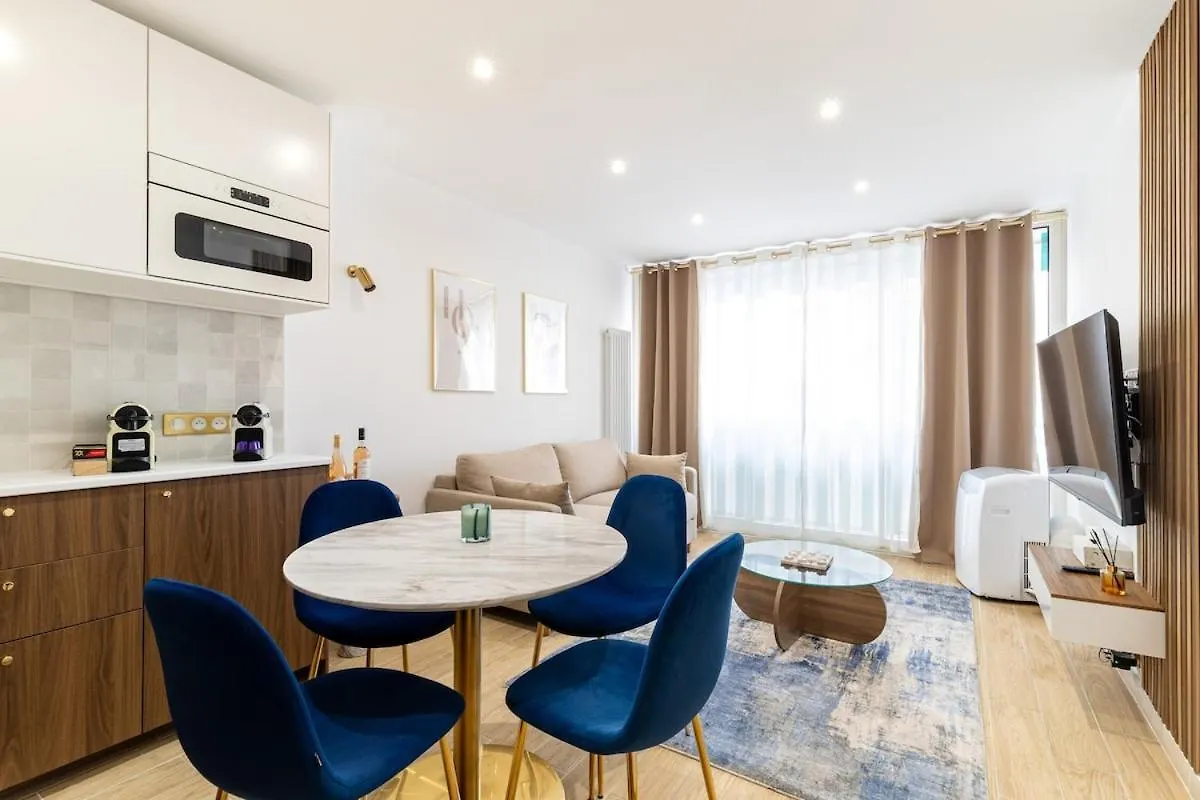 Appartement De Charme A 5 Minutes De La Mer Antibes 0*,  France